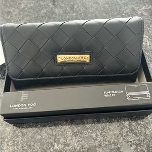NWT London Fog woven clutch